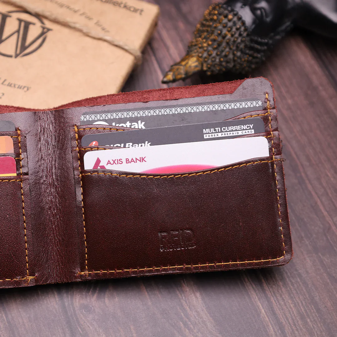 Buy Personalised Name Engraved Wallet & Snaphook for Men | Customised 2 in 1 Gift Combo for Boyfriend Husband on Birthday & Anniversary (STYLE ID #17) - Image 4