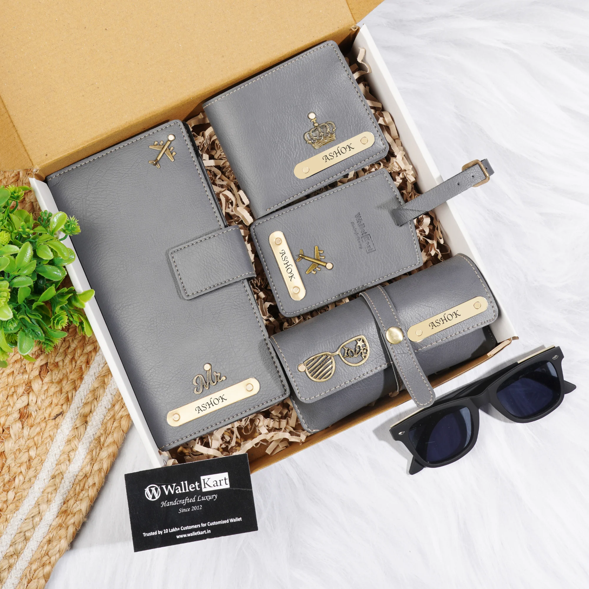 Personalised 4-in-1 Leather ’s Wallet, Luggage Tag, Eyewear Case & Travel Wallet with Engraved Golden Plate With Name and Charm For Boyfriend, Husband & Father On Birthday and Anniversary - Image 7