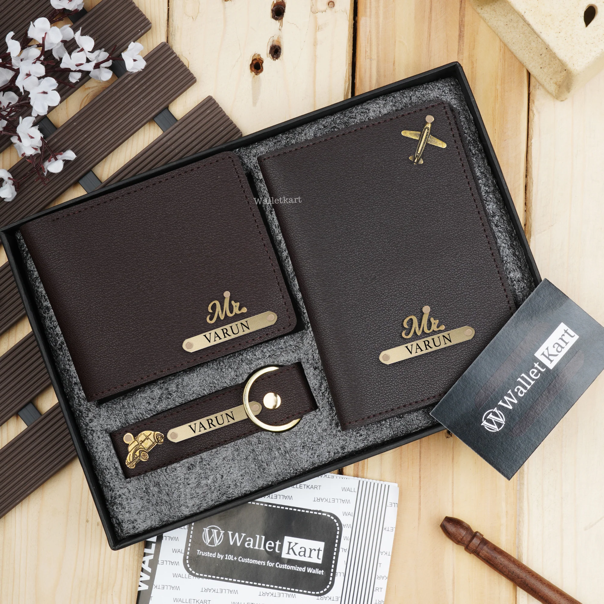 Personalized Men's Wallet, Keychain & Passport Cover with Name & Charm - Image 7