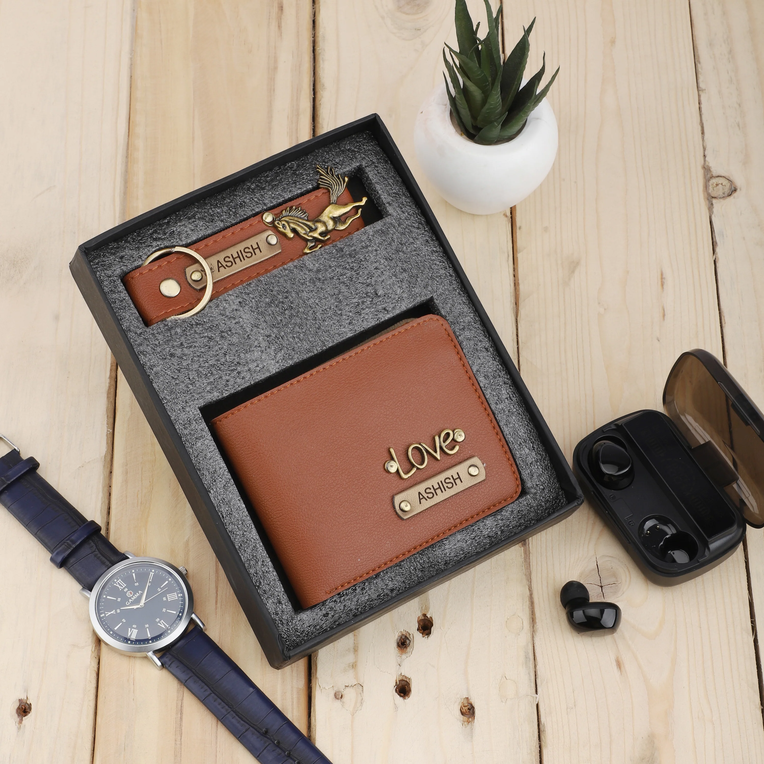 Personalized Men's Leather Wallet & Keychain with Name & Charm - Image 7