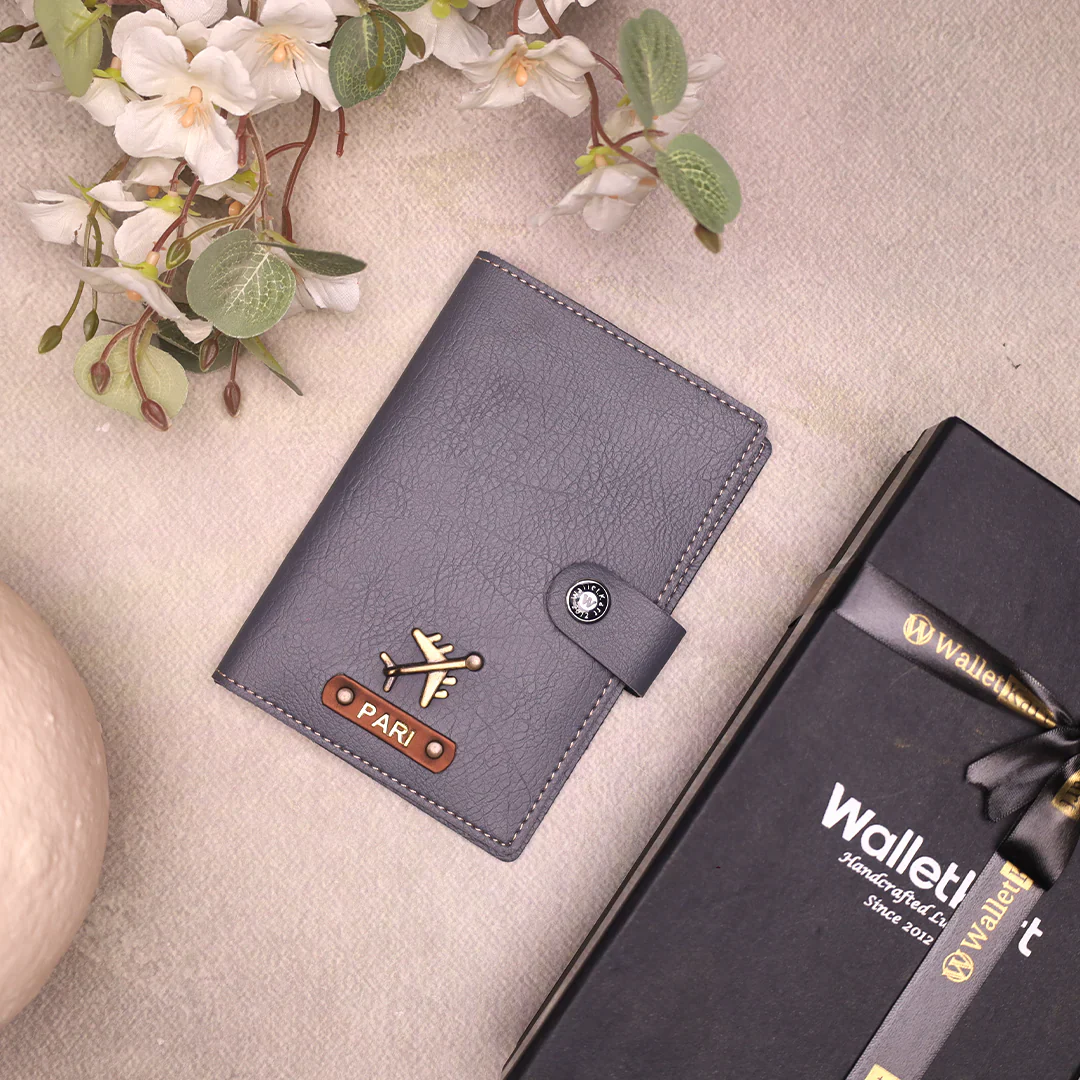 Premium Couple Passport Cover Gift Set – Personalized with Name & Charm on Leather Strip with Golden Foil - Image 5